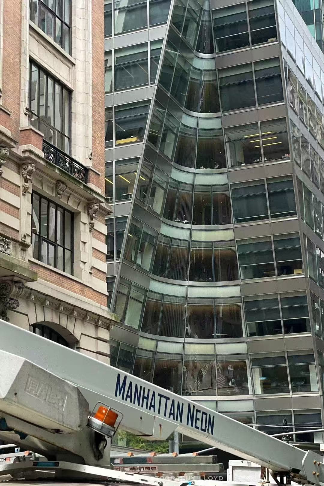 Manhattan Neon